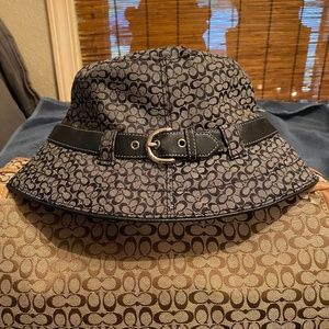 Signature Coach Logo Bucket Hat✨